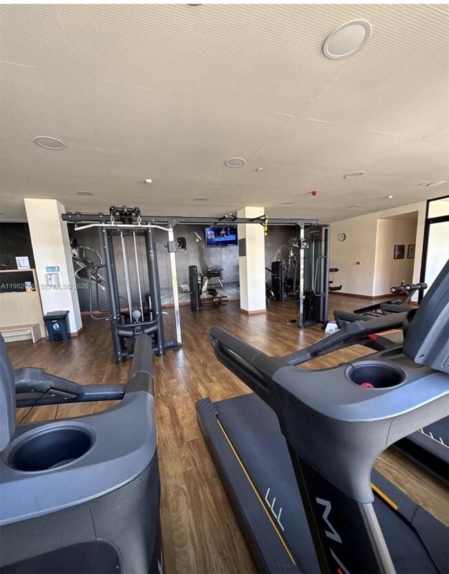 Building Photo - 2641 N Flamingo Rd