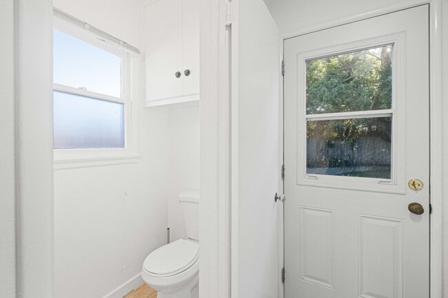 Building Photo - 13218 Lake St