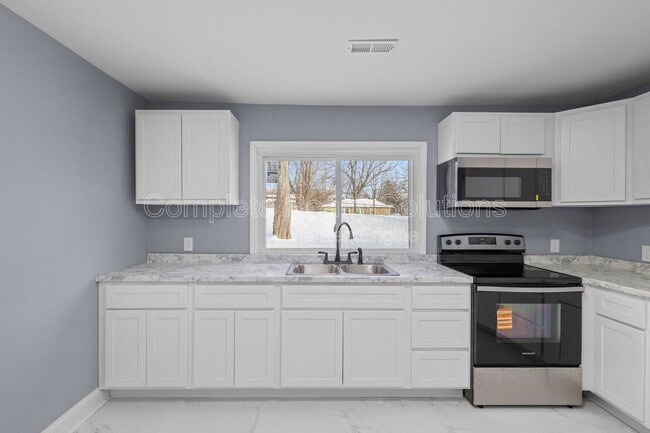 Building Photo - 9722 Lorna Ln