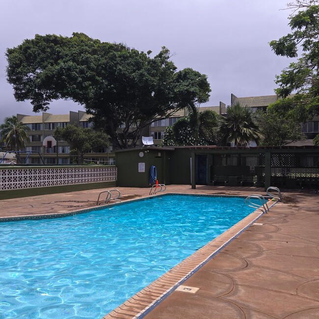 Building Photo - Freshly Painted 2 Bedroom Harbor Lights Co...