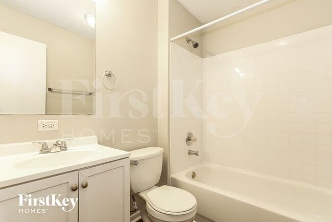 Building Photo - 1504 Walnut Dr