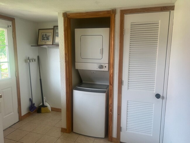 Building Photo - 1 bedroom 1 bathroom
