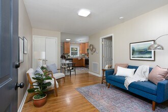 Building Photo - 433-A Northside Dr.