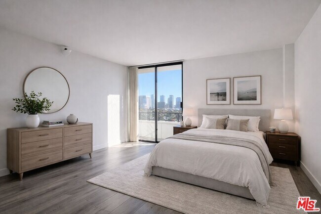 Building Photo - 10390 Wilshire Blvd