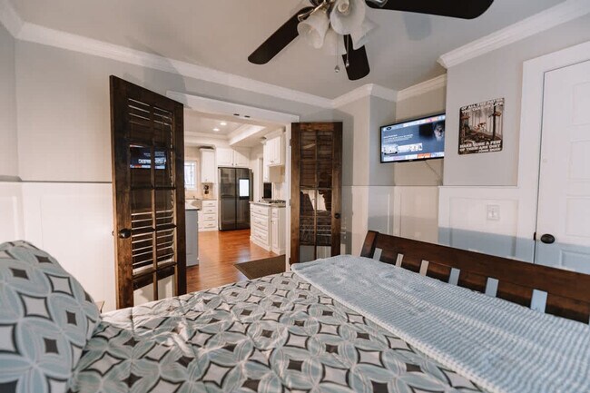 Building Photo - 1906 Almand Dr