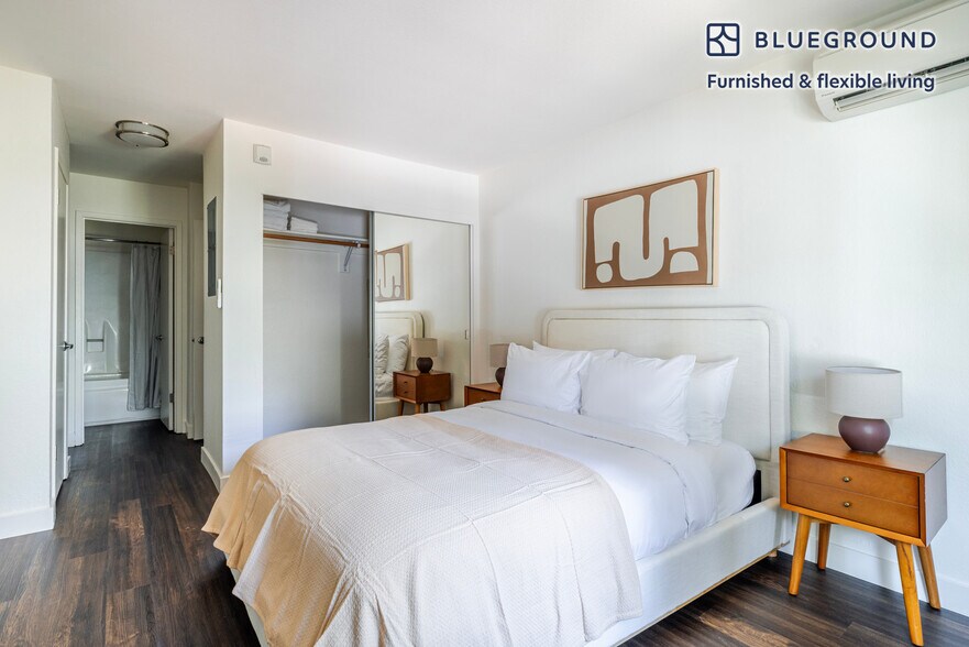 Building Photo - 655 S Fair Oaks Ave