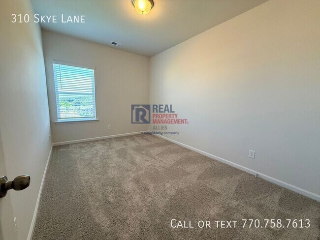 Building Photo - 310 Skye Ln