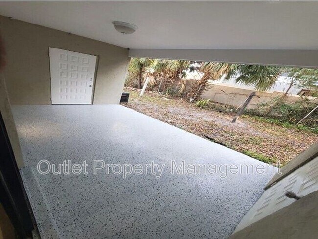 Building Photo - 1705 Ridgewood Ln