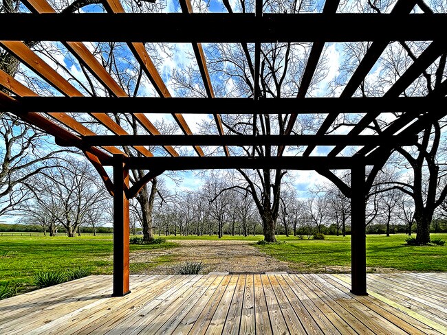 Building Photo - 10642 FM 906