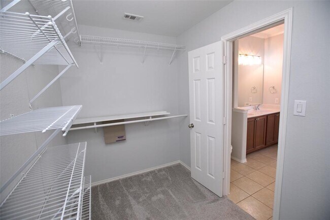 Building Photo - 8732 Wood Stork Dr