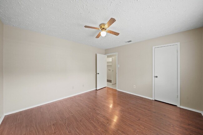 Building Photo - 16107 Grassy Creek Dr