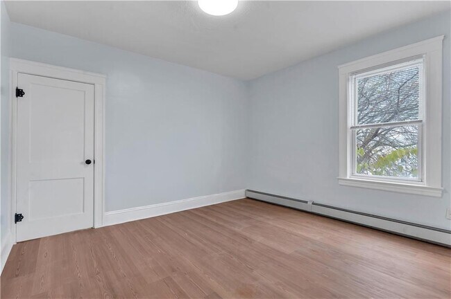 Building Photo - 135 Illinois St