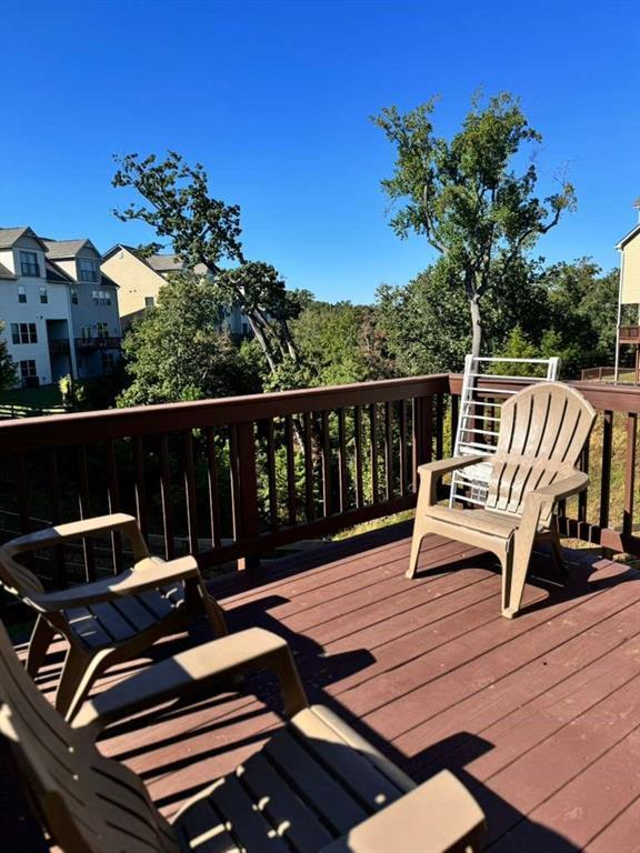 Building Photo - 2215 Manor Pointe Dr