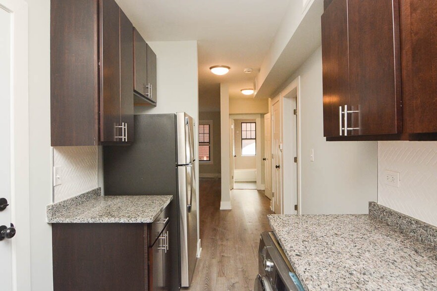 Building Photo - 1128 Maple Ave
