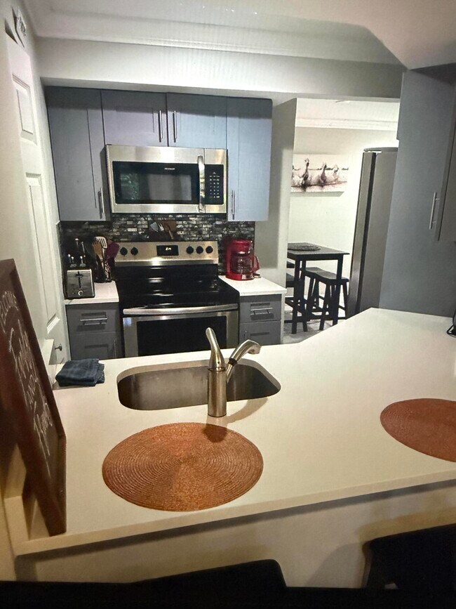 Building Photo - 12725 Shoreline Dr