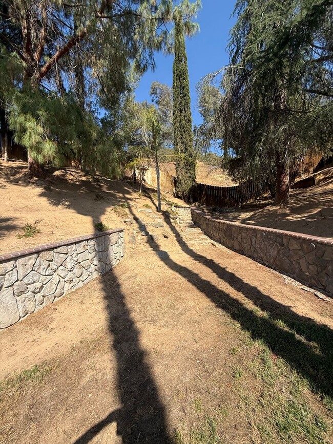 Building Photo - New Photos! Lovely One Level home in Valen...