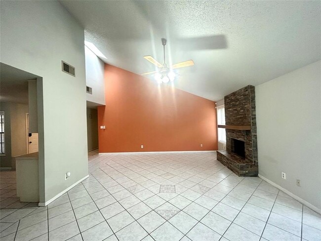 Building Photo - 18519 Sweetjasmine Ln