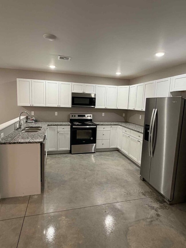 Building Photo - 285-287 S 4th St