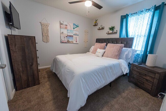 Building Photo - 9108 Peach Tree Ln