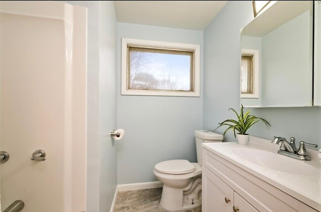 Building Photo - 117 Bayberry Ln