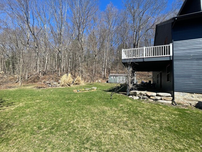 Building Photo - 182 Division St