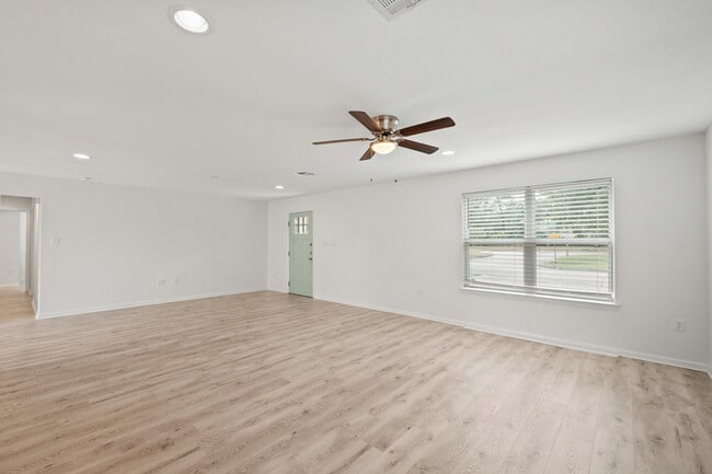 Building Photo - 4106 Gardendale Dr