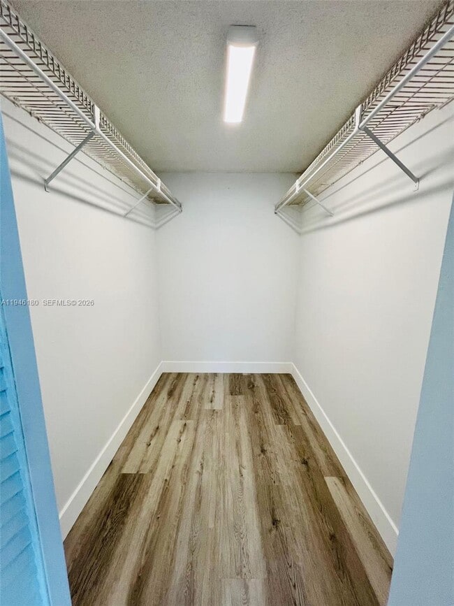 Building Photo - 2655 Collins Ave