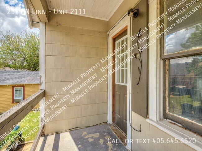 Building Photo - 2111 N Linn-Unit 2111
