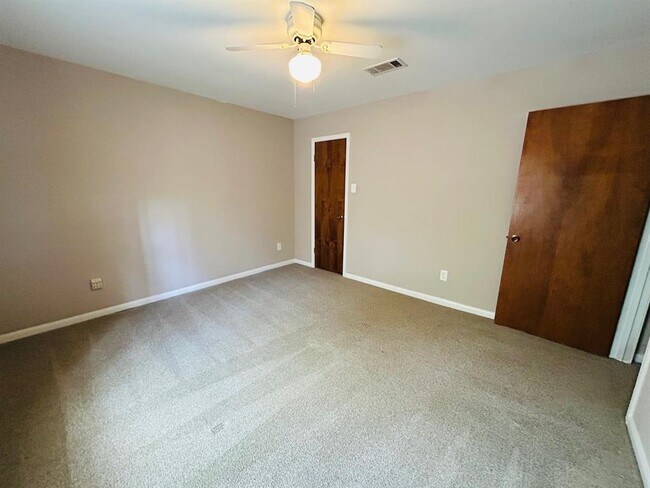 Building Photo - 2710 Timberjack Pl