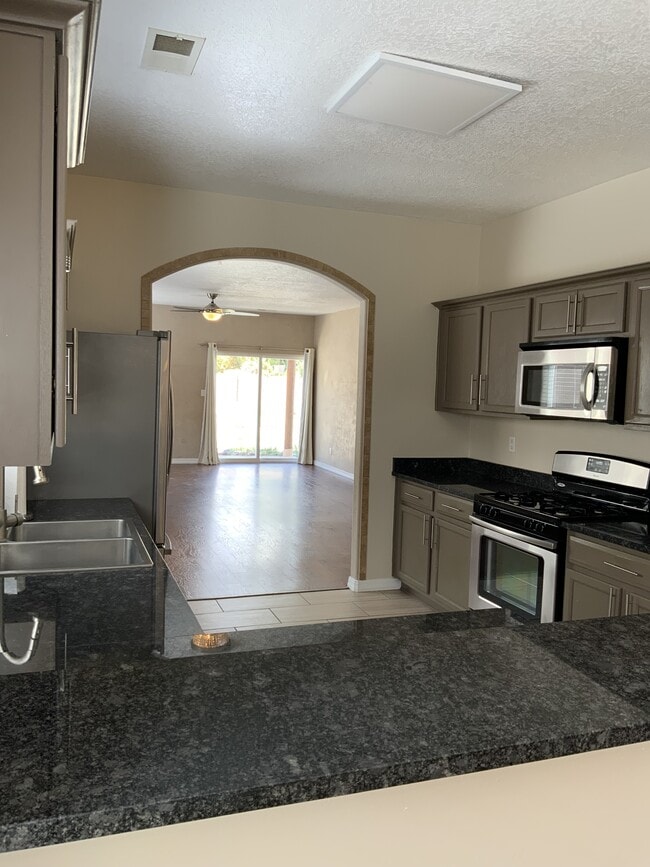 Building Photo - 3425 Old Mill Rd