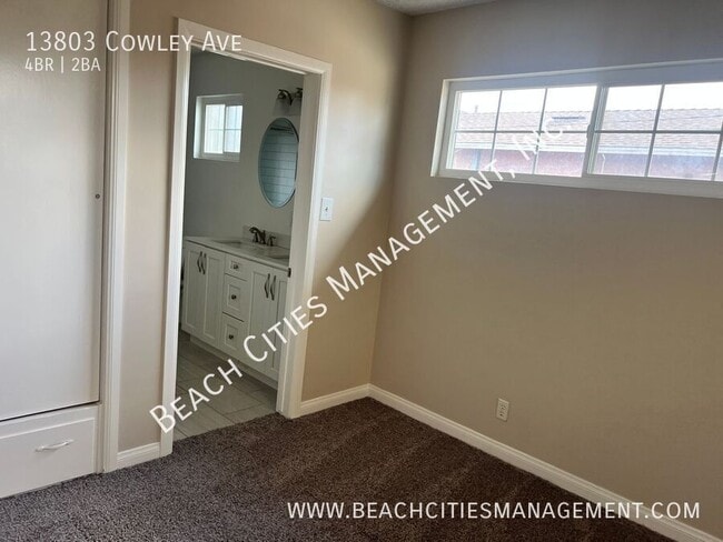Building Photo - 13803 Cowley Ave