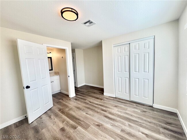 Building Photo - 2081 S Dandelion St