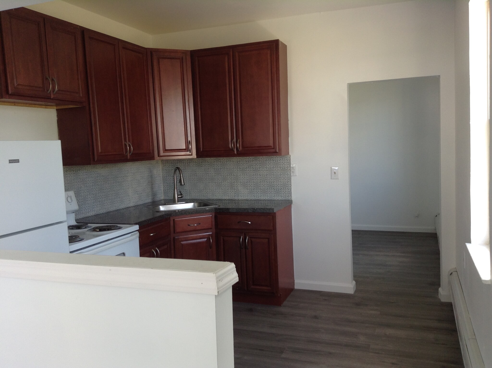 kitchen - 32 Bay Ave