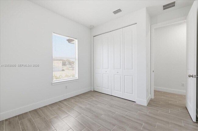 Building Photo - 195 Rotonda Blvd W