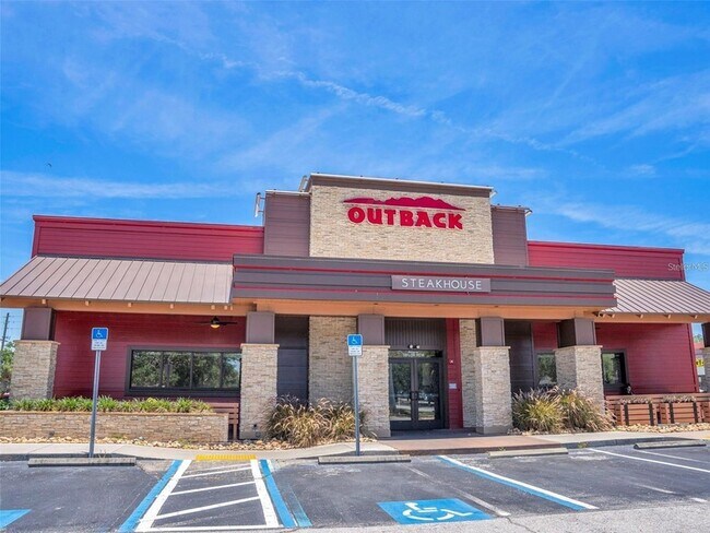 Building Photo - 8204 Villa Grande Ct