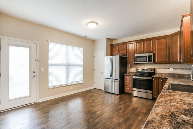 Building Photo - 6048 Shreven Dr