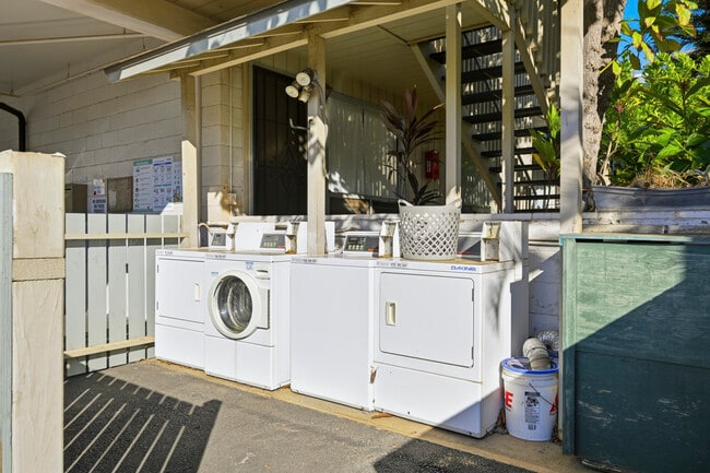 Building Photo - Kihei Manor