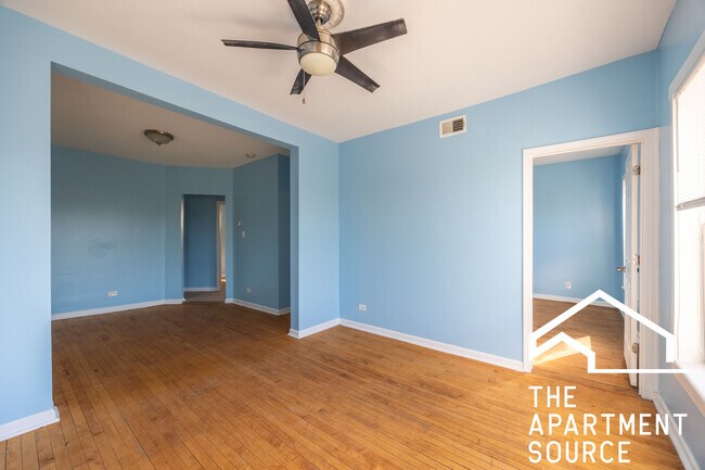 Building Photo - 4058 W Congress Pkwy