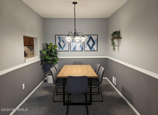 Building Photo - 447 Danbury Ln