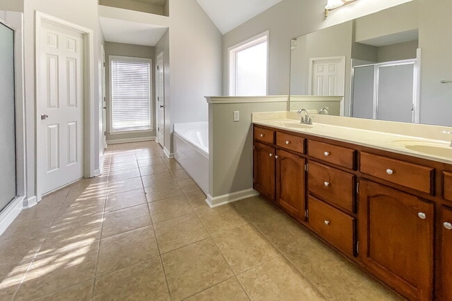 Building Photo - 9852 Winsford Ln