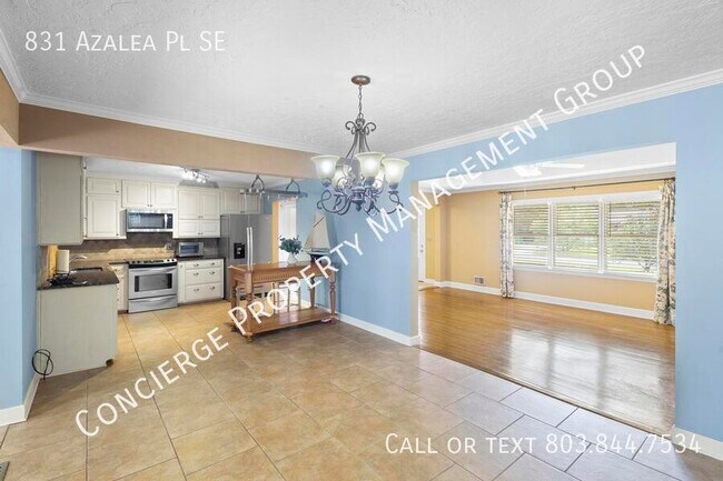 Building Photo - 831 Azalea Pl SE