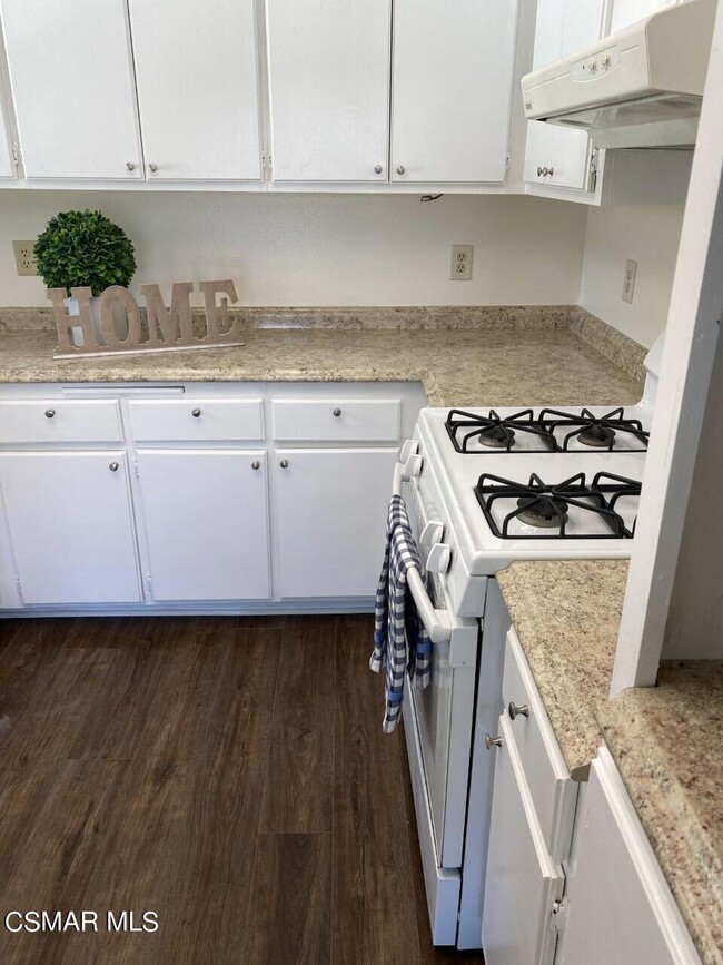 Building Photo - 224 Gazania Ct