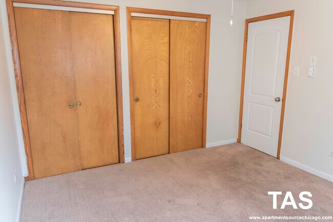 Building Photo - 6250 W 64th Pl