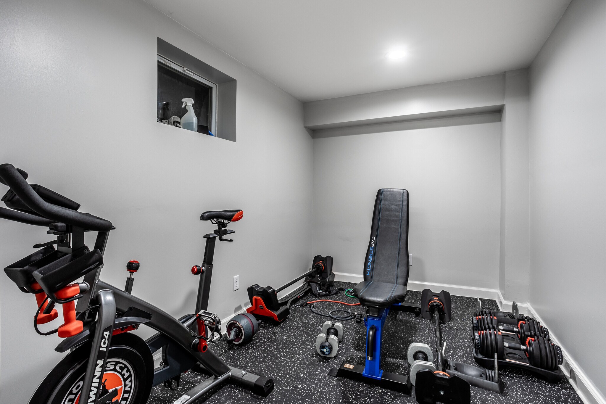 Bonus Room - 5860 Primrose Ave