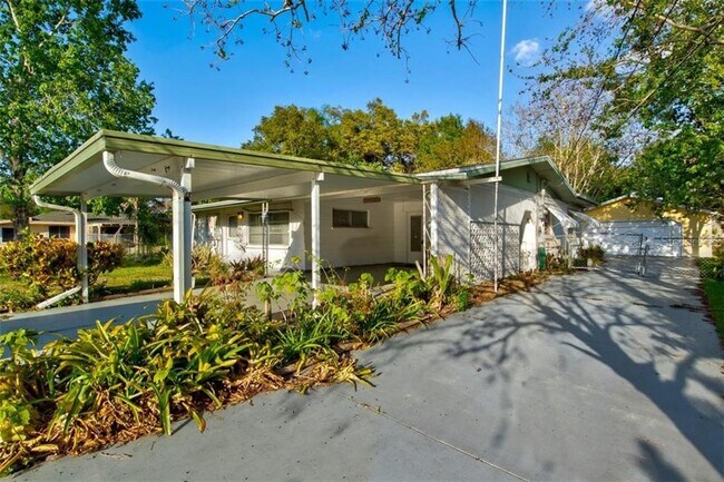 Building Photo - 230 N Briggs Ave