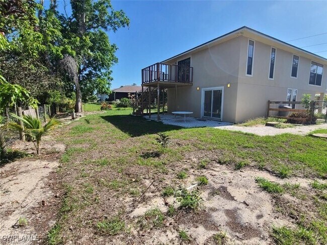 Building Photo - 18200 Phlox Dr