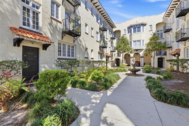 Building Photo - 2117 W Dekle Ave