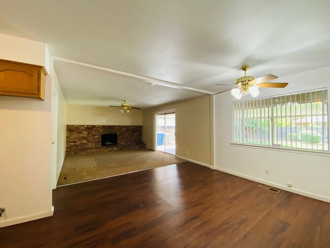 Building Photo - $2,395 Herndon & First, Spacious 4 Bedroom...