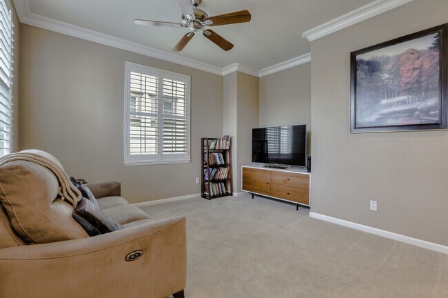 Building Photo - UPGRADED HOME WITH POPULAR FLOOR PLAN ELEG...