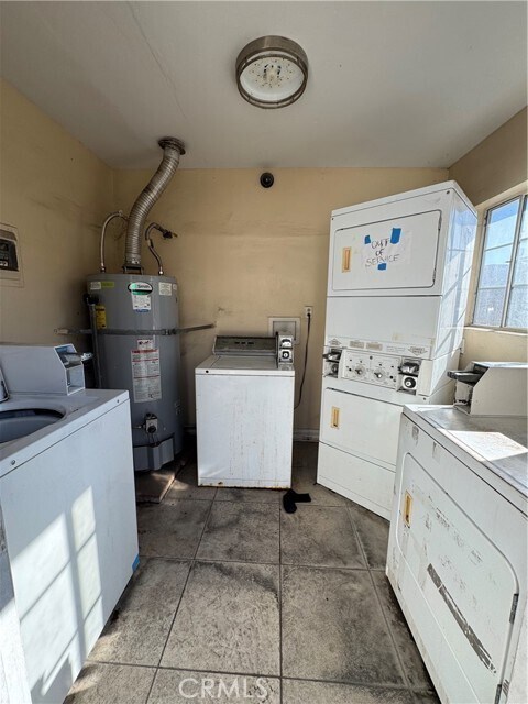 Building Photo - 921 Carob Way
